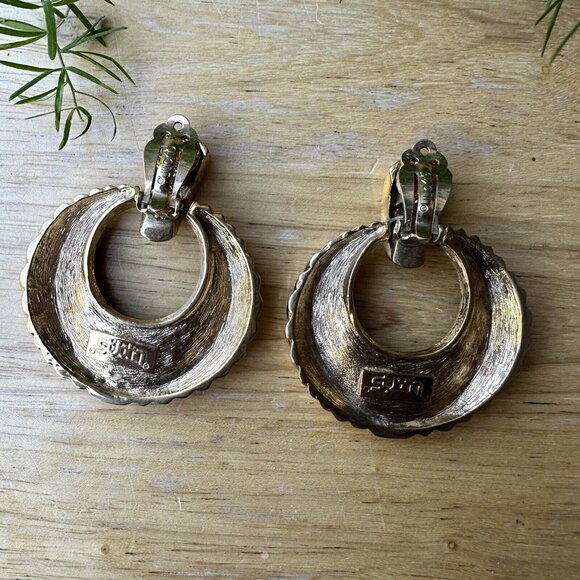 Vintage ST. JOHN Door Knocker Clip Earrings Blue Gold Tone Classic Retro Chunky - Picture 5 of 6